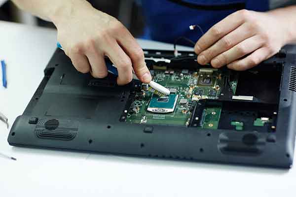 Jasa-Service-Laptop-di-Bali-Bergaransi